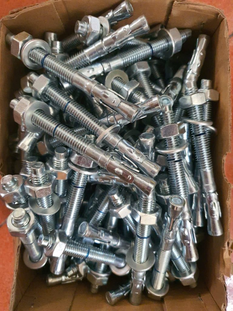 Bulong nở 3 cánh M24 x200/8.8