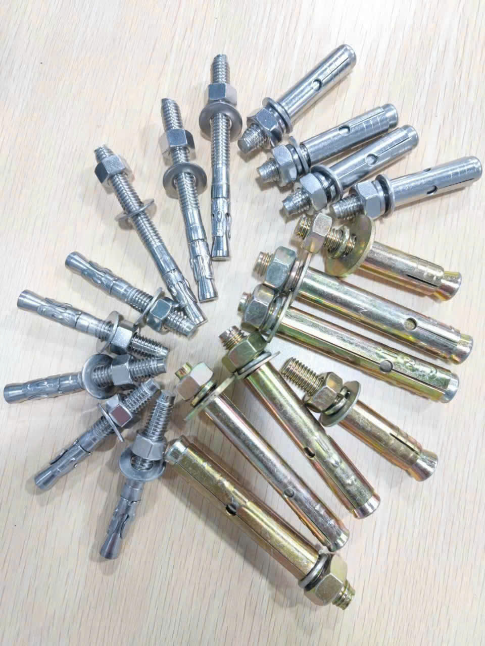 Bulong ốc vít- Bulong liên kết, bu lông hoá chất, bu lông nở 3 cánh.