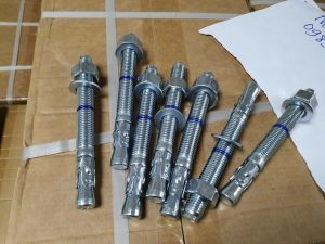 Bu lông nở 3 cánh mạ kẽm M12x250
