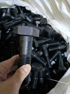 Hình ảnh bu lông lục giác ngoài ren lửng đen 8.8 tại kho AMS